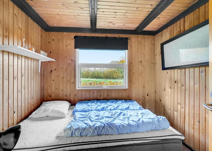 Feriehus With A Fireplace 320