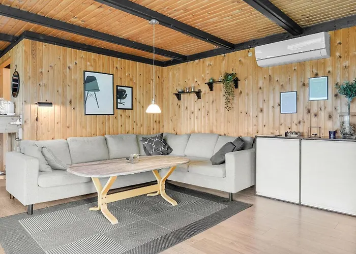 Feriehus With A Fireplace 320